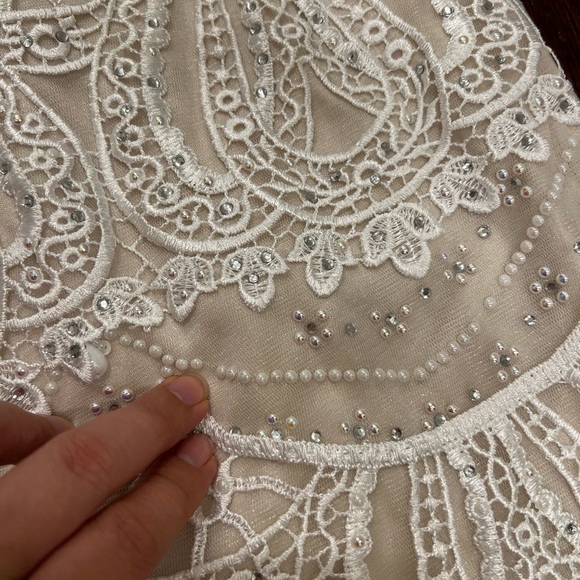 White lace and beaded lace midi dress with high neck and low back - Picture 14 of 15